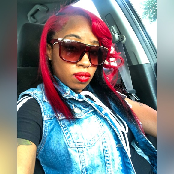 Meet your Posher, Angela - Picture 1 of 2